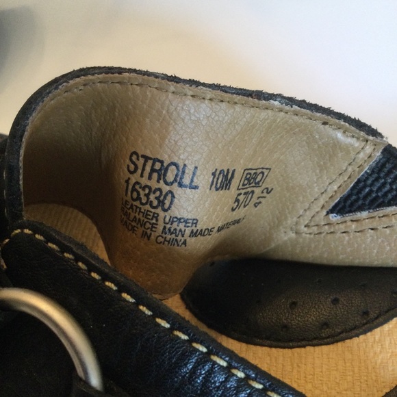 Covington Black Leather Wedge Sandal - Picture 5 of 8